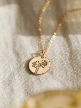 Daffodil March Birth Flower Minimalist Necklace